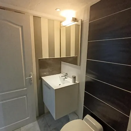 Apartment Angleterre 48 *