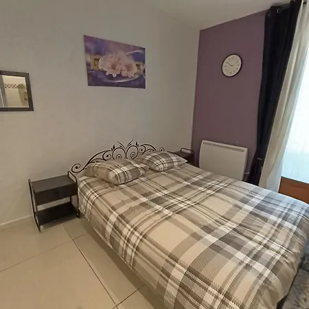 Apartment Angleterre 48 *