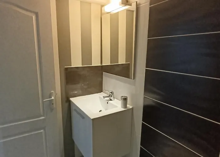 Apartman Angleterre 48 *