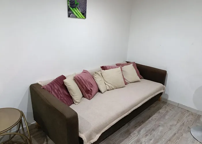 Apartman Angleterre 48 *